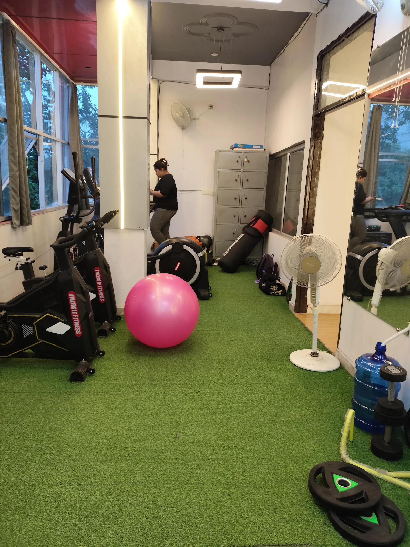 Gym community presentation imagery
